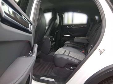 Porsche Cayenne III Turbo S E-Hybrid — photo 11
