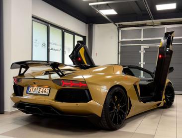 Lamborghini Aventador SV Roadster — photo 4