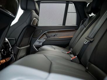 Land Rover Range Rover 4.4 P530 Autobiography MHEV AHK*MASS Gris — photo 26