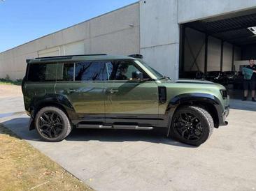 Land Rover Defender 110 URBAN 3.0 D MHEV D200 — photo 4