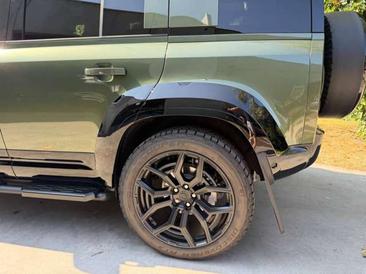 Land Rover Defender 110 URBAN 3.0 D MHEV D200 — photo 7