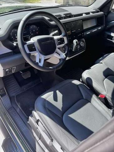 Land Rover Defender 110 URBAN 3.0 D MHEV D200 — photo 10