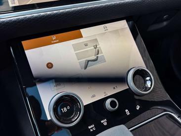 Land Rover Range Rover Velar R-Dynamic SE P400e — photo 15