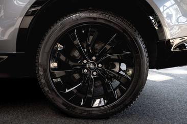 Land Rover Discovery Sport 1.5 P270e Dynamic SE Full Options — photo 9