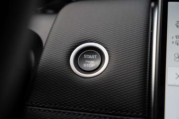 Land Rover Discovery Sport 1.5 P270e Dynamic SE Full Options — photo 18