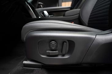 Land Rover Discovery Sport 1.5 P270e Dynamic SE Full Options — photo 28