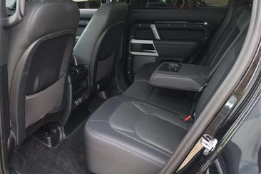 Land Rover Defender 110 2.0 P400e X-Dynamic HSE NL-Auto!! HUD I Pano I Noir — photo 30