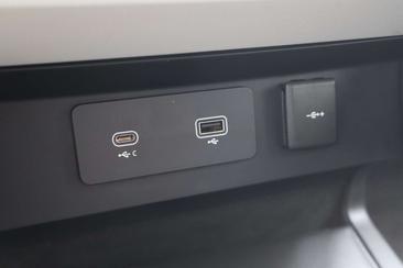 Land Rover Defender 110 2.0 P400e X-Dynamic HSE NL-Auto!! HUD I Pano I Noir — photo 37