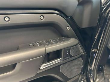 Land Rover Defender 110 X-Dynamic 3.0 I6 Mhev 400cv Auto — photo 8