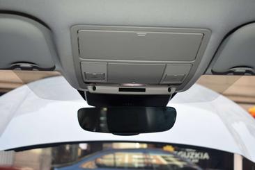 Land Rover Range Rover Evoque 2.0D MHEV HSE AWD Aut. 150 — photo 33