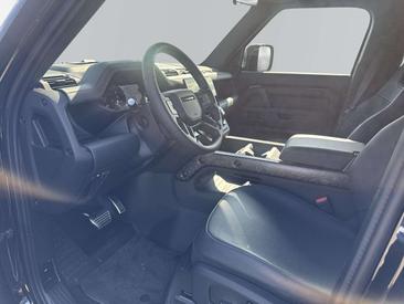 Land Rover Defender 110 OCTA Black P635 *CARBON *AHK Noir — photo 8