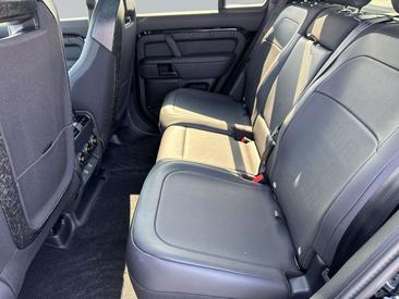 Land Rover Defender 110 OCTA Black P635 *CARBON *AHK Noir — photo 10