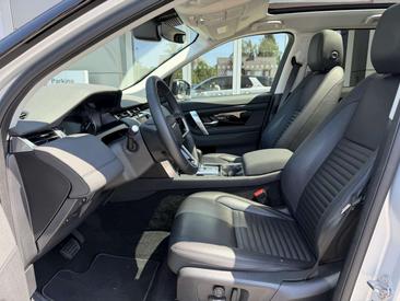 Land Rover Discovery Sport P300e SE — photo 7