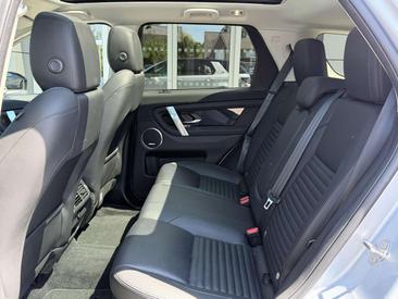 Land Rover Discovery Sport P300e SE — photo 10