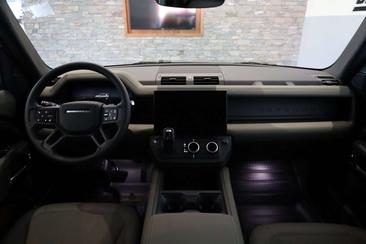Land Rover Defender D200 X-Dynamic SE — photo 7