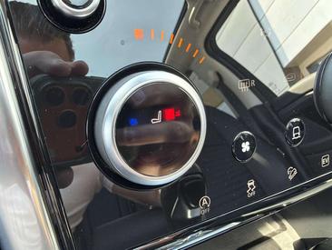 Land Rover Discovery Sport P300e SE — photo 11