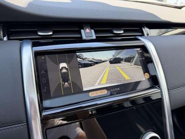 Land Rover Discovery Sport P300e SE — photo 12