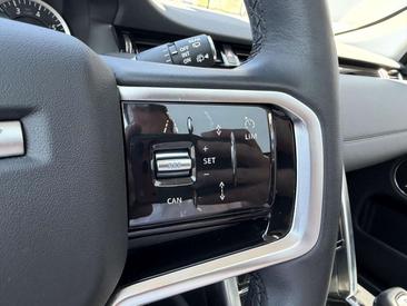 Land Rover Discovery Sport P300e SE — photo 15