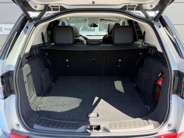 Land Rover Discovery Sport P300e SE — photo 17