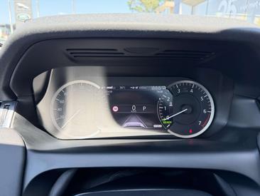 Land Rover Discovery Sport P300e SE — photo 18