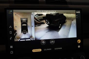 Land Rover Defender D200 X-Dynamic SE — photo 16