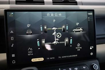 Land Rover Defender D200 X-Dynamic SE — photo 17