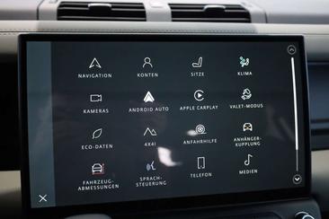 Land Rover Defender D200 X-Dynamic SE — photo 19