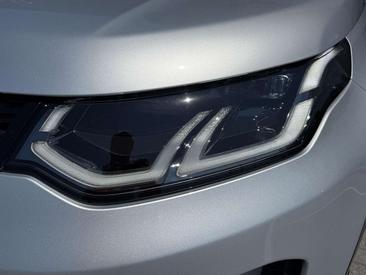 Land Rover Discovery Sport P300e SE — photo 24