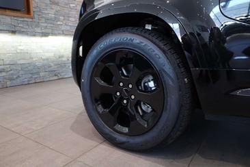 Land Rover Defender D200 X-Dynamic SE — photo 22