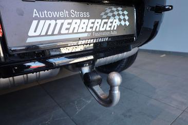 Land Rover Defender D200 X-Dynamic SE — photo 26