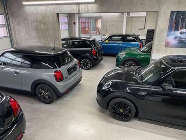 Mini Cooper SE JCW — photo 3
