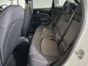 Mini 5 Portes Classic Cooper — photo 6