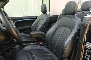 Mini Cabrio COOPER — photo 9