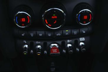 Mini Cabrio COOPER — photo 13