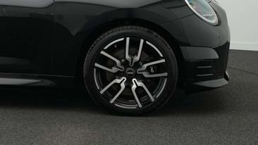 Mini Cooper SE JCW — photo 12