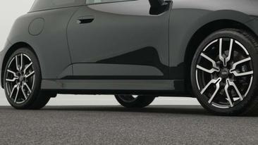 Mini Cooper SE JCW — photo 18