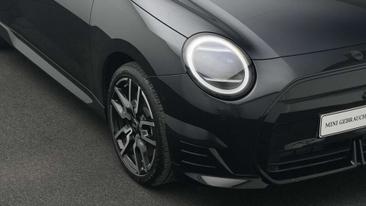 Mini Cooper SE JCW — photo 19