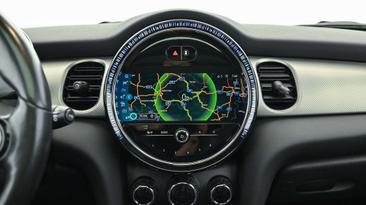 Mini Electric Yours Cooper SE — photo 7