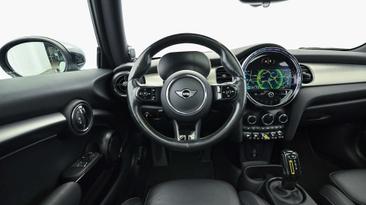 Mini Electric Yours Cooper SE — photo 8