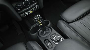 Mini Electric Yours Cooper SE — photo 10