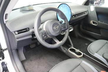 Mini Hatch Classic Cooper SE — photo 8
