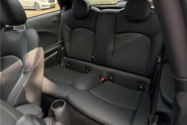Mini Electric Sport Cooper SE — photo 11