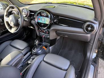 Mini Cabrio — photo 11