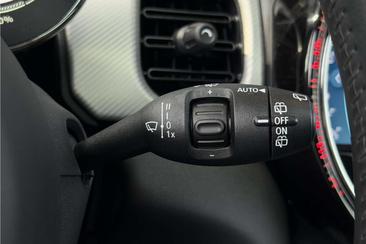 Mini Electric Sport Cooper SE — photo 18