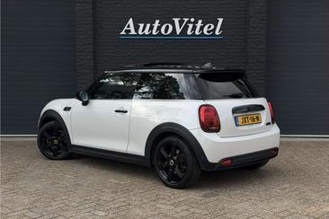 Mini Electric Sport Cooper SE — photo 23