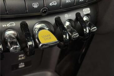 Mini Electric Sport Cooper SE — photo 34