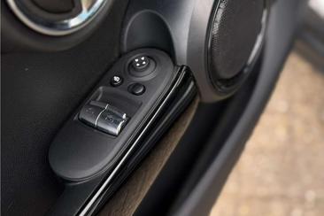 Mini Electric Sport Cooper SE — photo 47