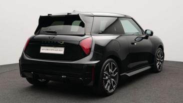 Mini Cooper SE JCW — photo 4