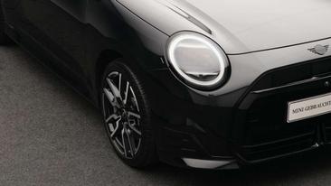 Mini Cooper SE JCW — photo 18