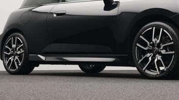 Mini Cooper SE JCW — photo 19